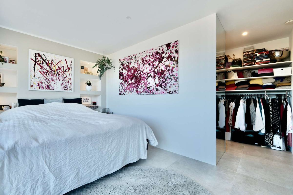 Schlafzimmer und Ankleide